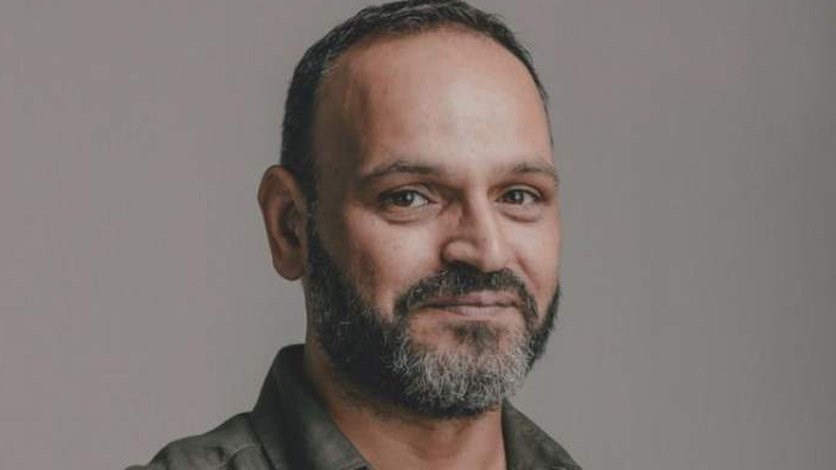 الممثل المسرحي زياد عيتاني يمثل أمام المحكمة بصفة مدعي