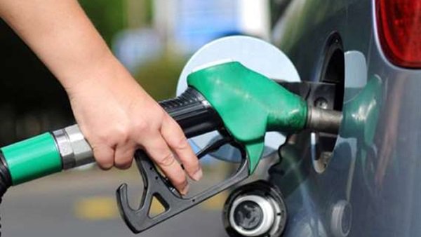 فنزويلا ترفع أسعار الوقود 20 ضعفاً لغالون البنزين