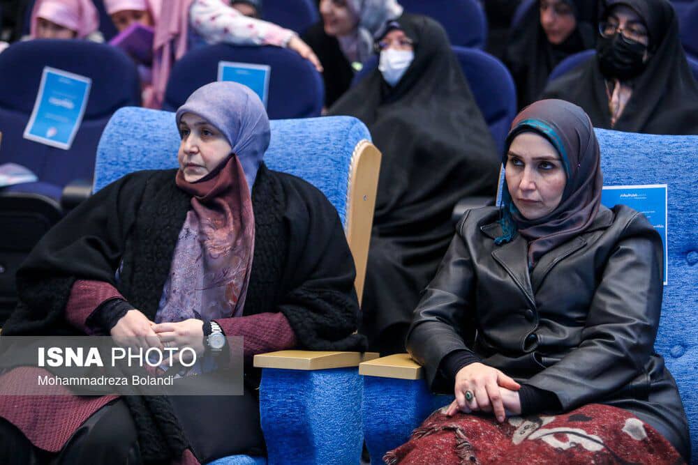 مسؤولة قطاع شؤون المرأة في حركة أمل  تلبي دعوة السفارة الإيرانية في لبنان للمشاركة في 